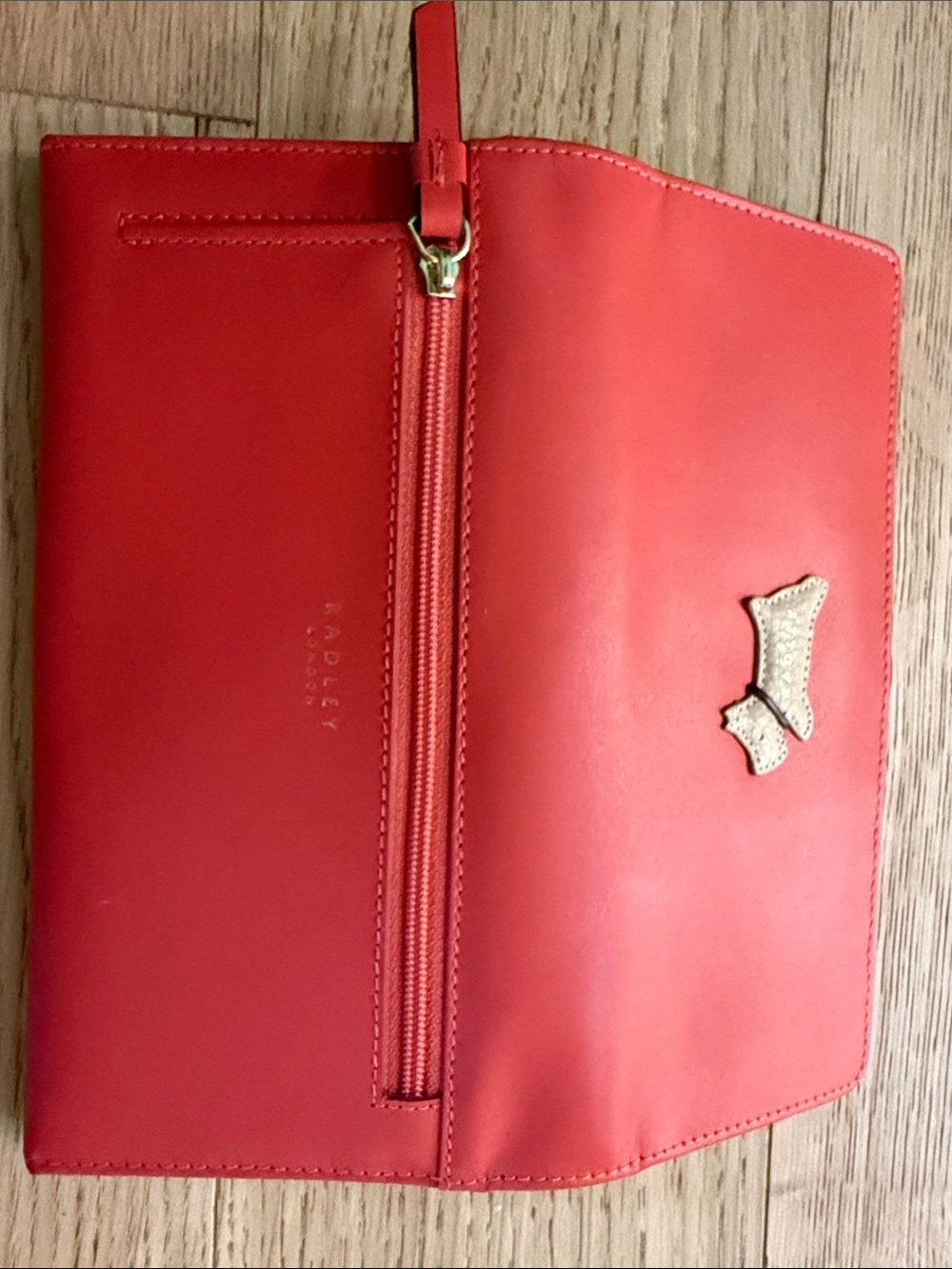Loyal Radley Scottie Dog Heritage
Extra Large Flapover Wallet
Orange/Red - Picture 4 of 7